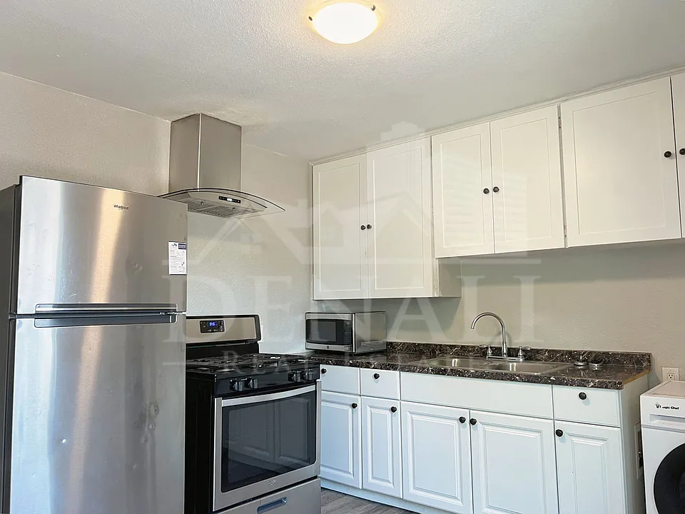 2726 E Willetta St #2