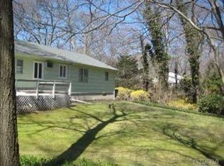 39 Marbeth Cir, Miller Place, NY 11764