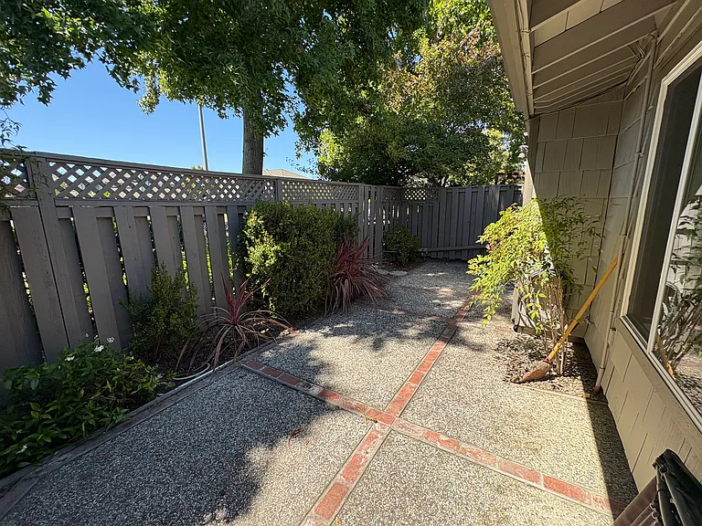 848 Erickson Ln — Photo 19