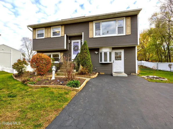 6 Shear Court, Waterford, NY 12188