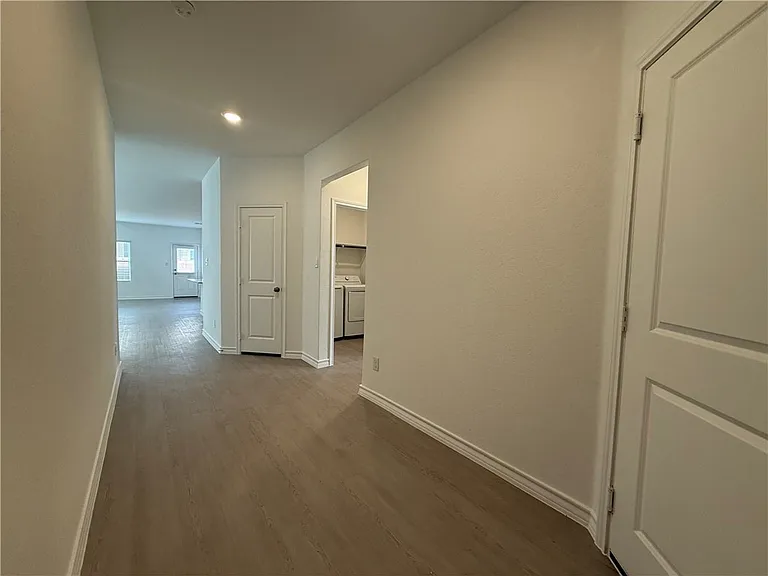 7925 Wonder Woman Dr — Photo 12