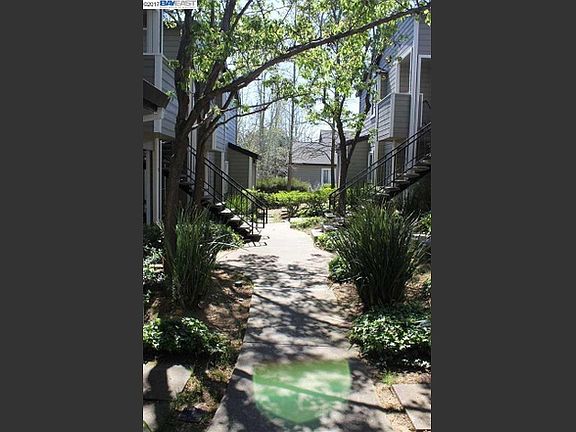 3rd image of 580 Canyon Oaks Dr APT E