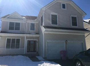 43 Musky Ridge Dr, Hackettstown, NJ 07840