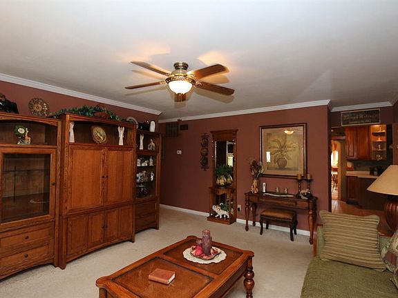 3rd image of 266 Carpenter Dr