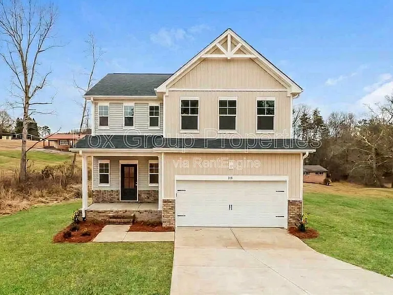 582 30th Avenue Cir — Photo 1