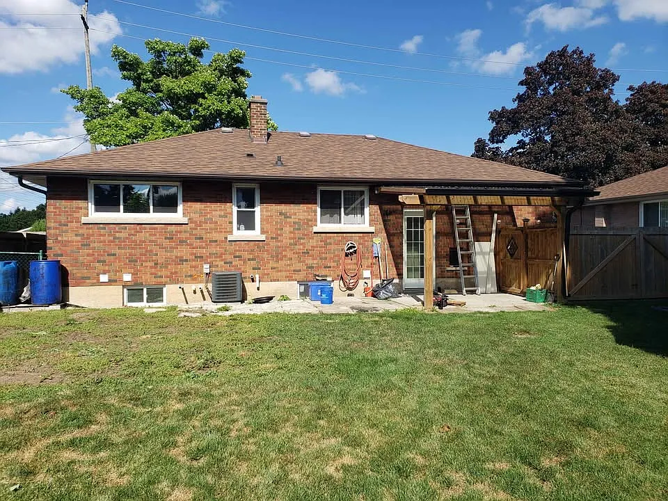 105 Harold Ave — Photo 2