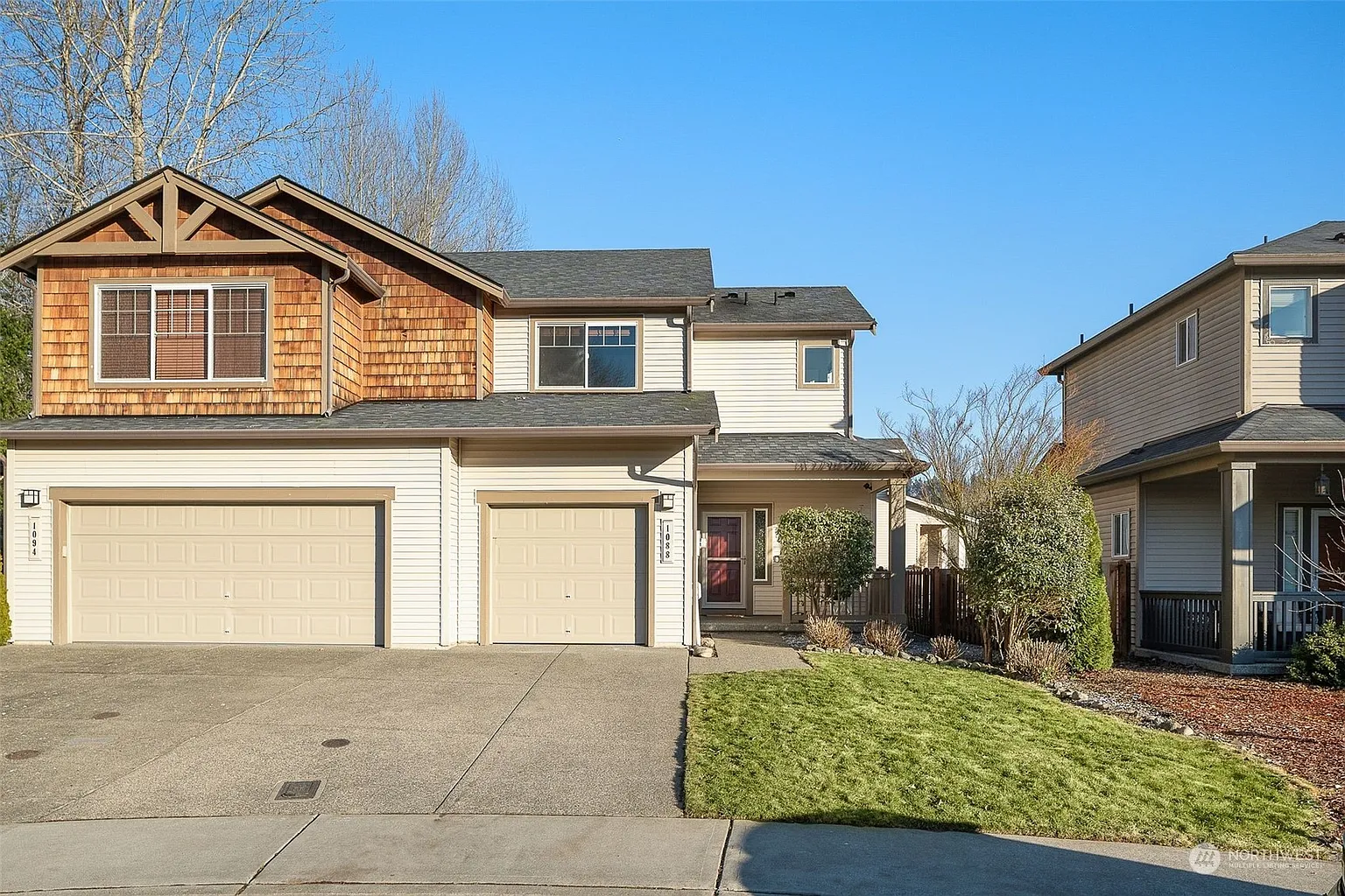 1088 43rd Court NE photo 1