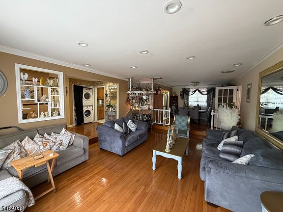2nd image of 115 Crampton Ave