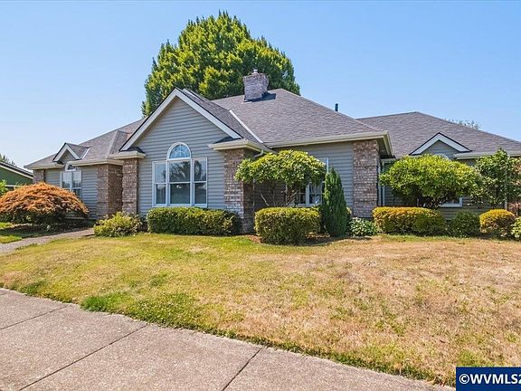 3rd image of 2942 43rd Ave SE