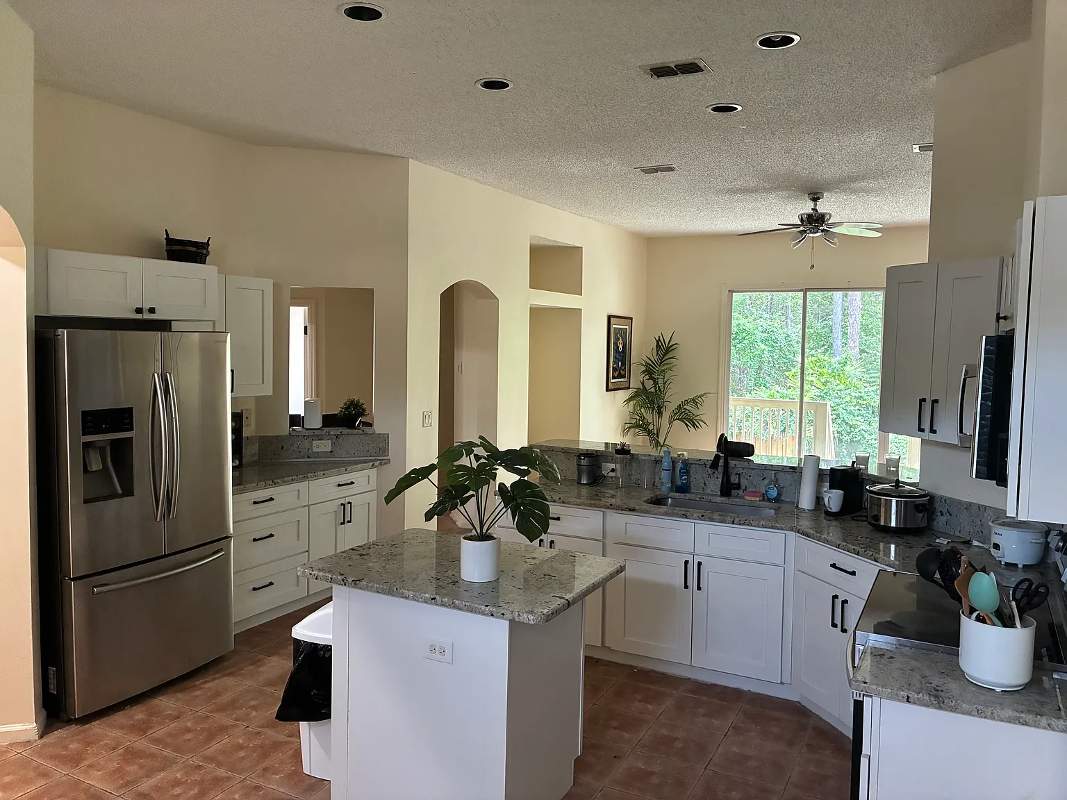 4 bed, 1908 sqft, $2,500 — Photo 4