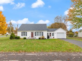 1404 Summit Dr, Newark, NY 14513