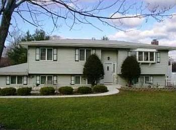 2nd image of 46 Wedgewood Dr