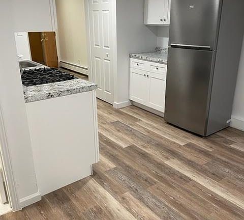 5th image of 408 S Strong Ave APT B