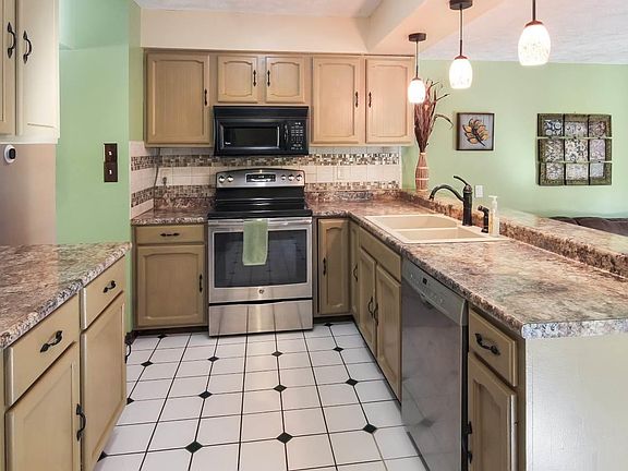 4th image of 1850 Cottontail Dr