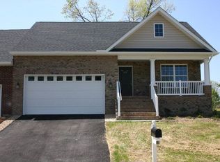 372 Hickory Grove Cir, Harrisonburg, VA 22801