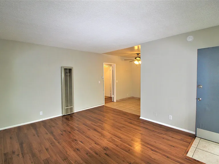 FOOTHILL VILLAGE — Photo 121