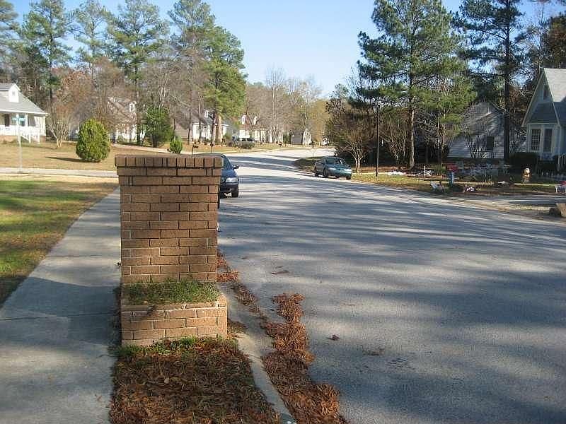 2nd image of 406 W Royal Tower Dr