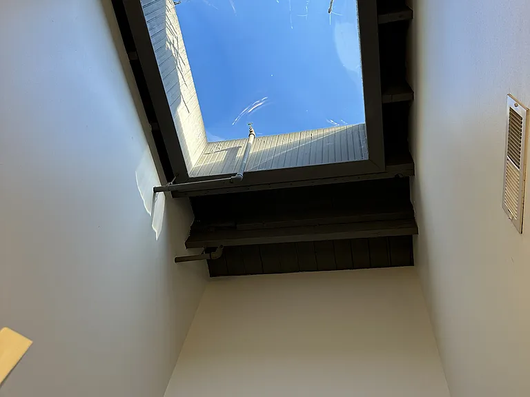 1319 Leavenworth St #211 — Photo 8