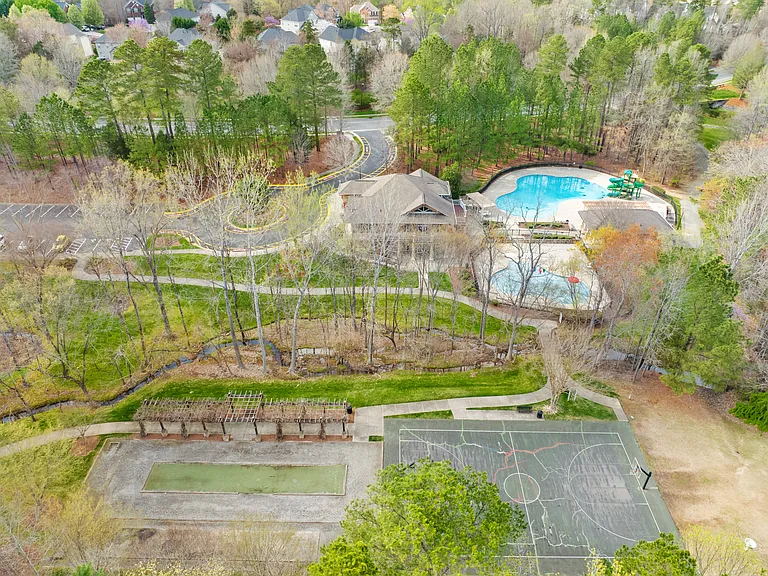 2119 Baggins Ln — Photo 36