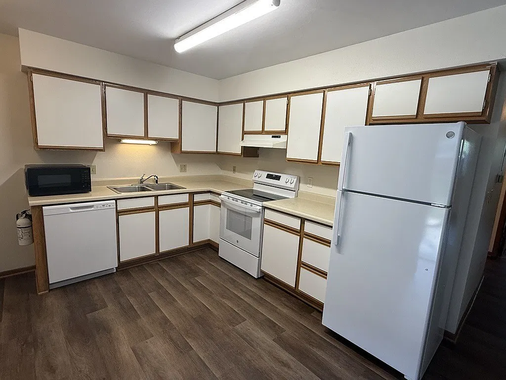 2 bed, 738 sqft, $1,280 — Photo 3