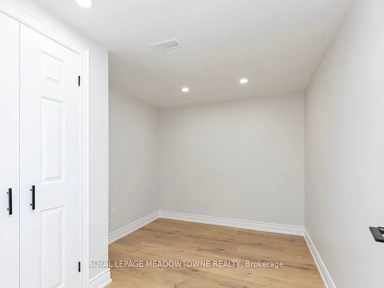 468 Gowland Cres #BASEMENT — Photo 22