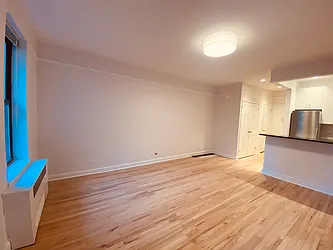 Rented by Metropolis Real Estate of Manhattan