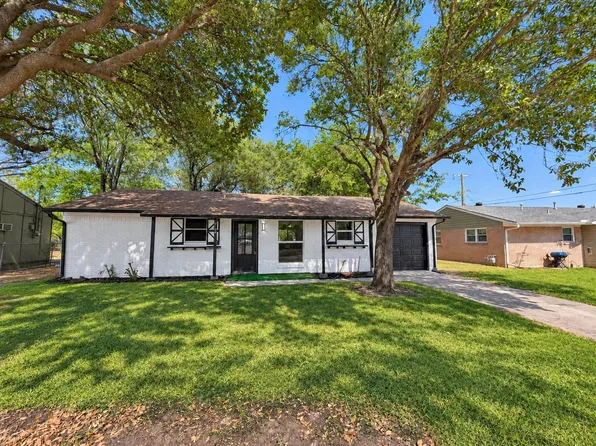 708 SW Southridge Dr, Burleson, TX 76028