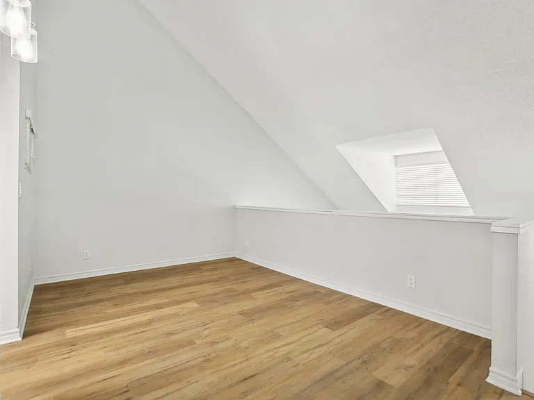 Olive Street Apartments — Photo 3