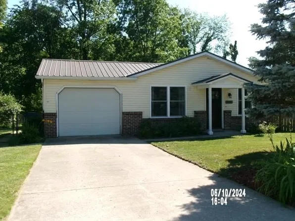 8405 S Cameron Dr, Hamilton, IN 46742