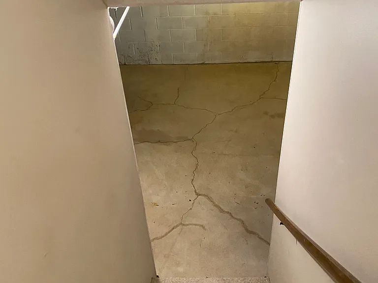 814 Gayle St — Photo 32