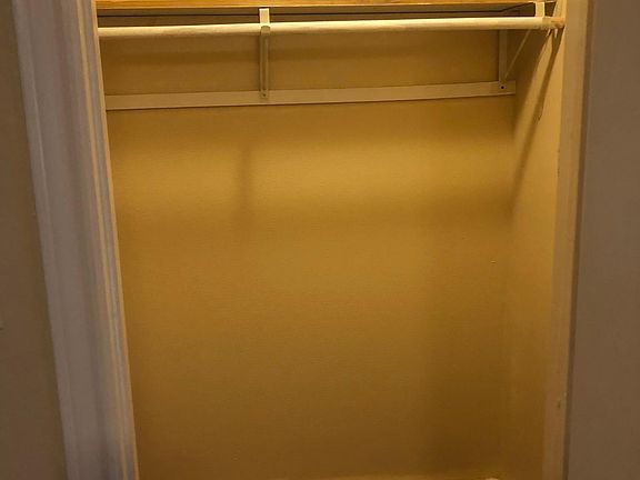 4th image of 1102 Shirley Dr Unit B