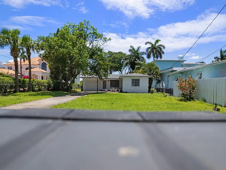 1725 N Lakeside Dr — Photo 28