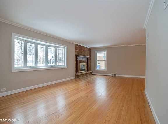 4th image of 346 Cornell Ave