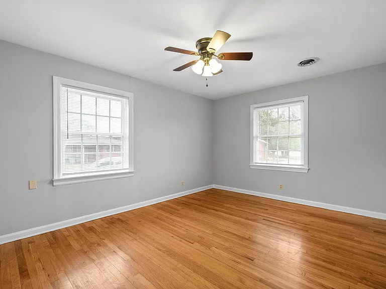 1319 Fort Campbell Blvd — Photo 15
