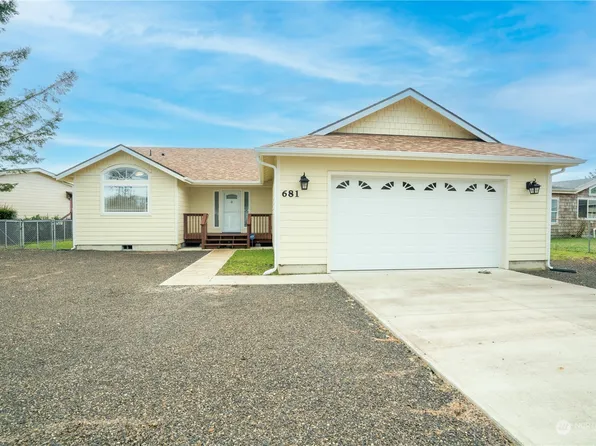 681 Copalis Avenue NE, Ocean Shores, WA 98569