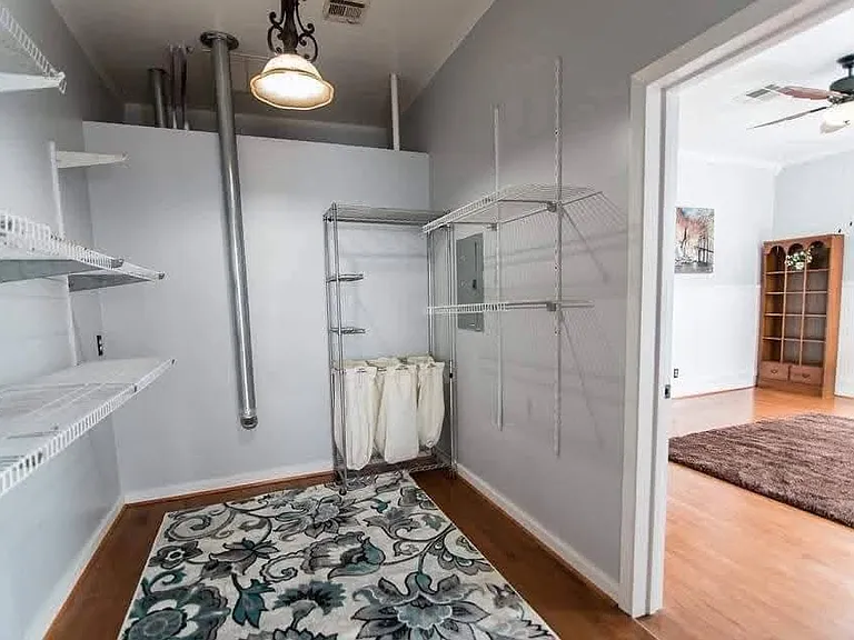 407 N Moody St — Photo 14