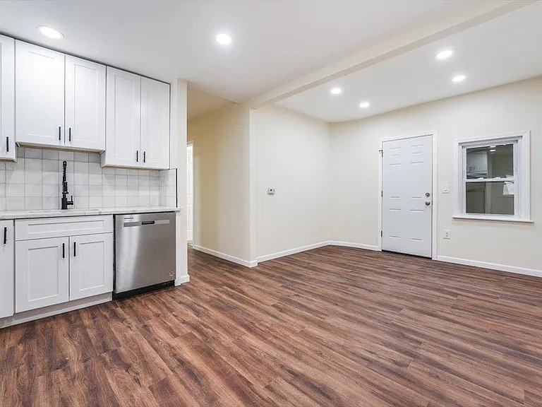 97 Saint Pauls Ave #1A — Photo 4