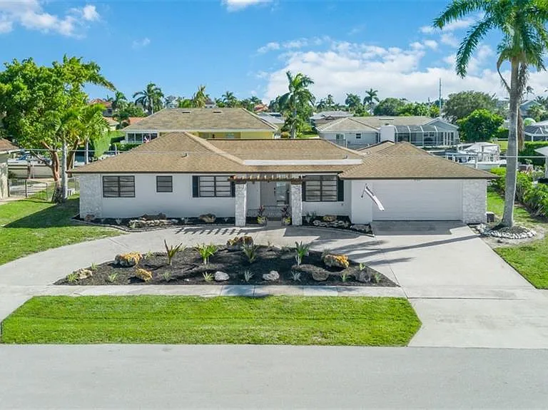 955 Iris Ct — Photo 29