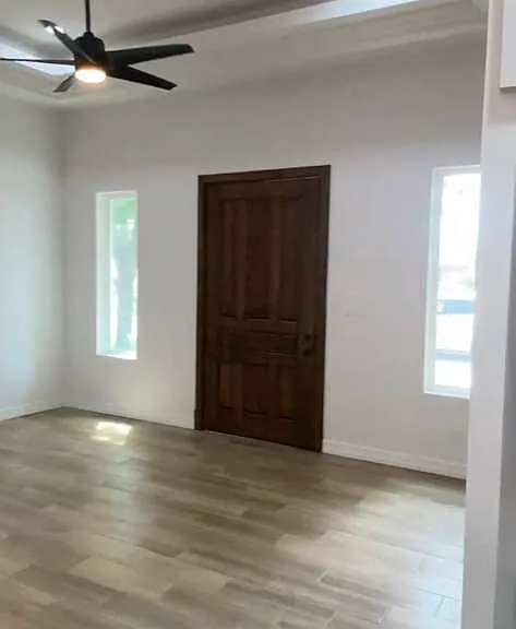 215 Laredo Blvd — Photo 8