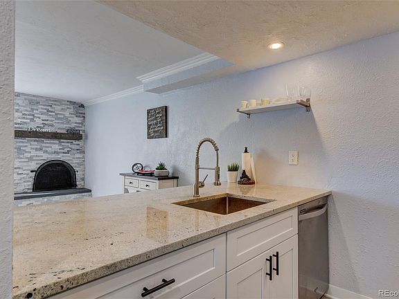3rd image of 1125 N Washington St APT 506