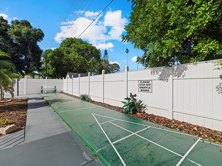 1220 Rhodes Ave — Photo 3