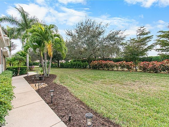 5th image of 10695 Camarelle Cir