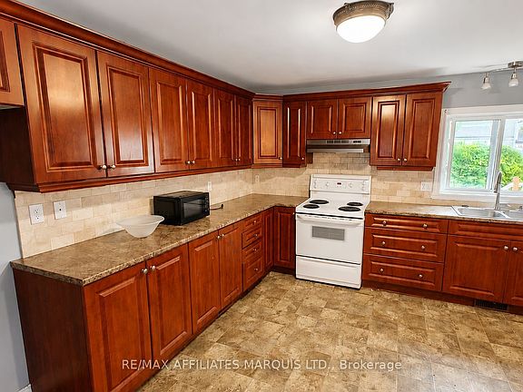 5th image of 334 Prince Arthur St
