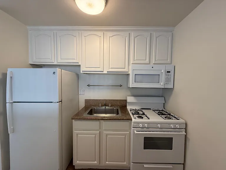 1780 El Cerrito Pl — Photo 4