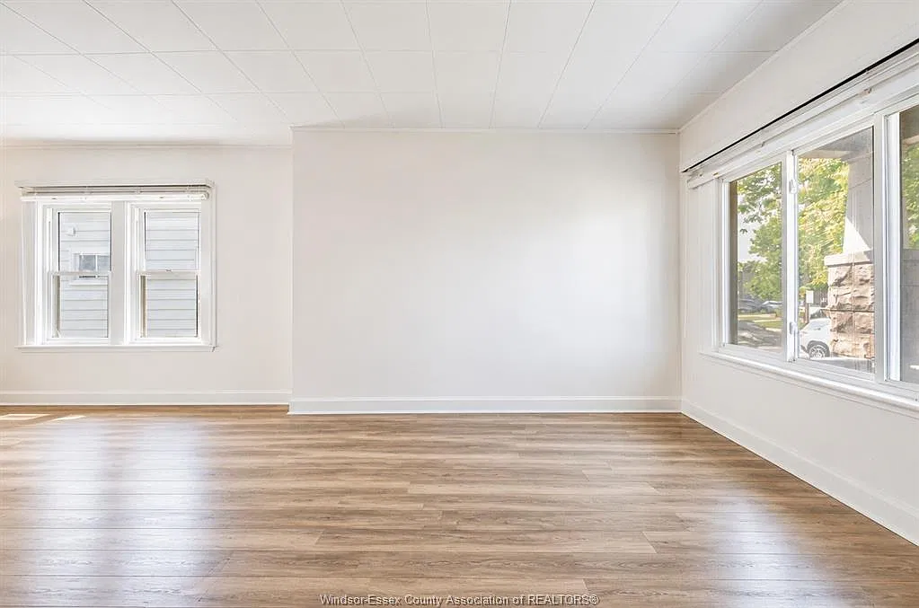 3 bed, $2,100 — Photo 2