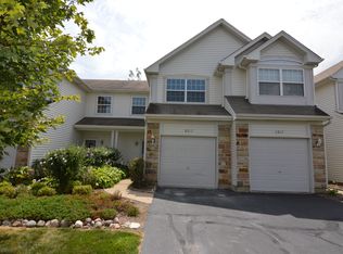 8307 Sierra Woods Ln, Carpentersville, IL 60110