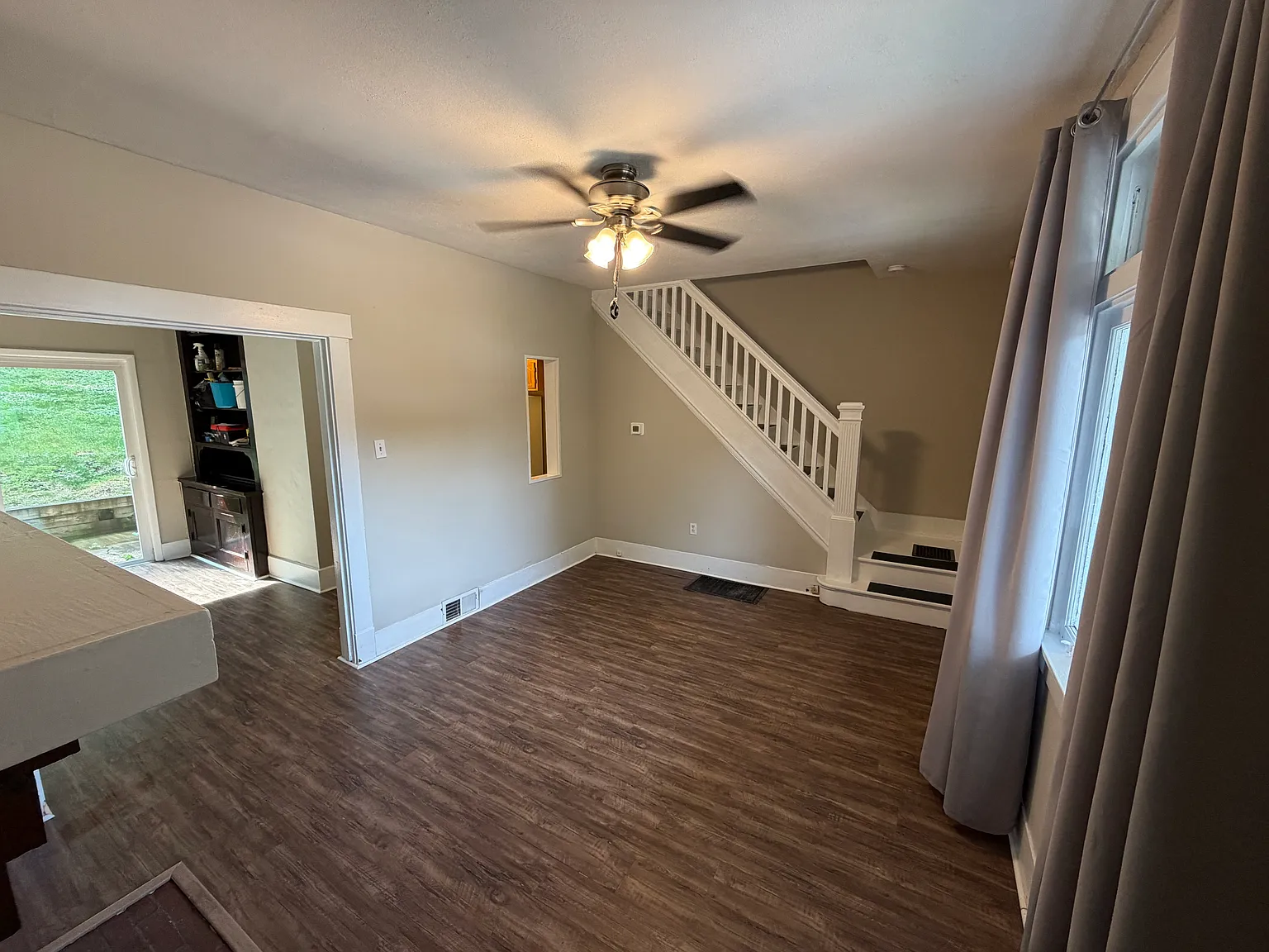 3 bed, 1216 sqft, $1,795 — Photo 2