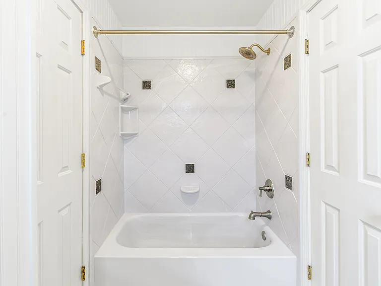 1320 Compass Pointe Xing — Photo 24