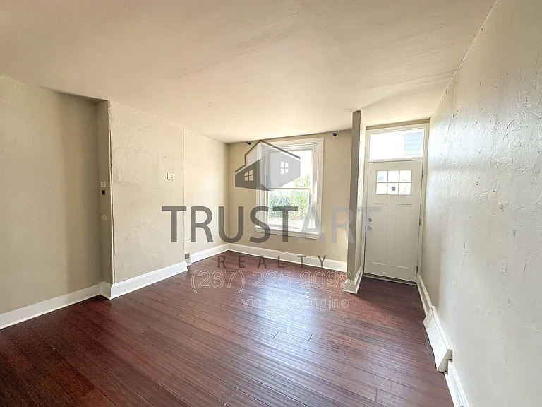 3885 Manor St #1 — Photo 5