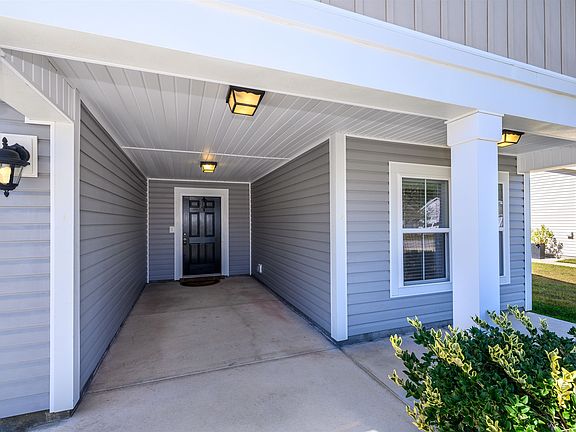 3rd image of 1305 Golden Valley Pl.
